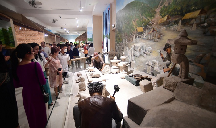Du khách tham quan Bảo tàng tỉnh Bà Rịa Vũng Tàu
